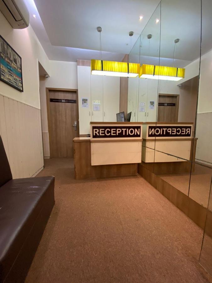 Hotel Airport Prime -Near Mumbai International Airport Andheri East Екстер'єр фото